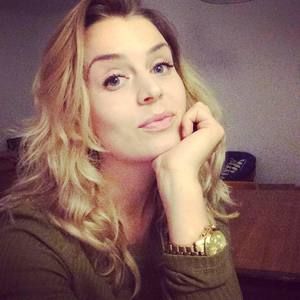 Meet your Posher, Theana